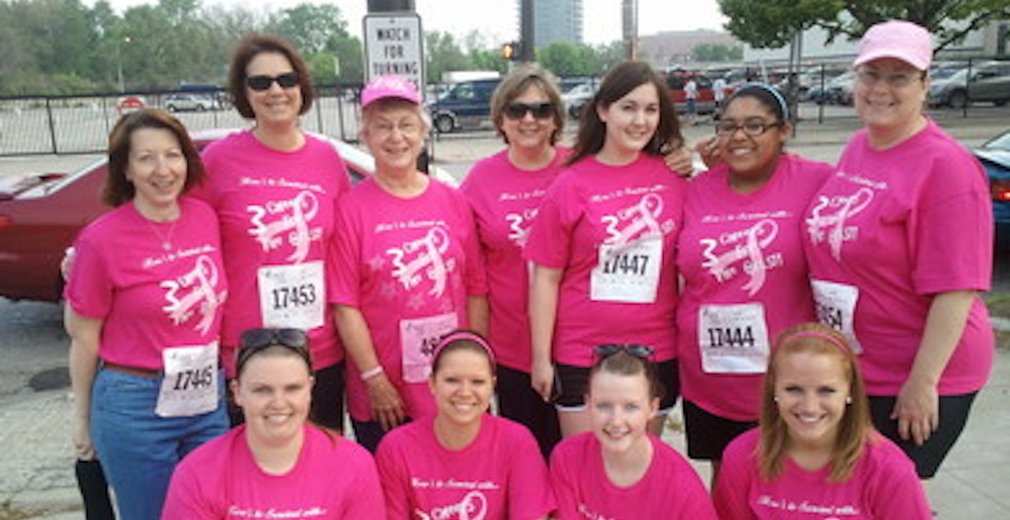 Race For The Cure, Columbus, Oh T-Shirt Photo
